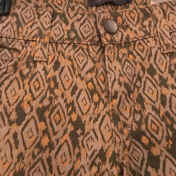 Patterned Jeans - Picture 2 of 2